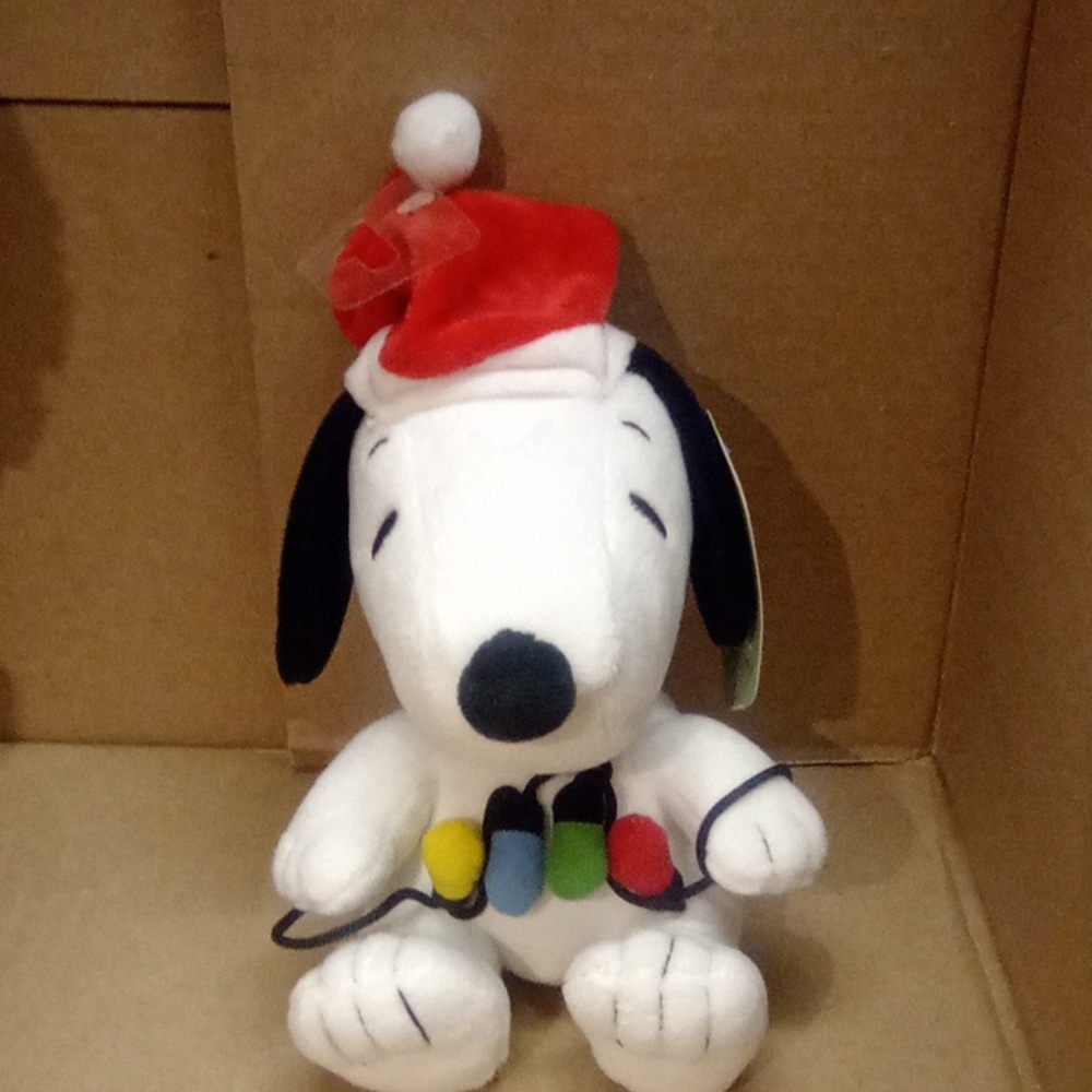 NWT Hallmark Snoopy Plush with Red Hat and Festive Lightsn - Picture 1 of 2